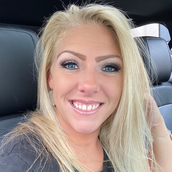 Meet your Posher, Lacey - Picture 1 of 1